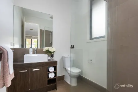 Property photo of 1/27 Surrey Street Box Hill South VIC 3128