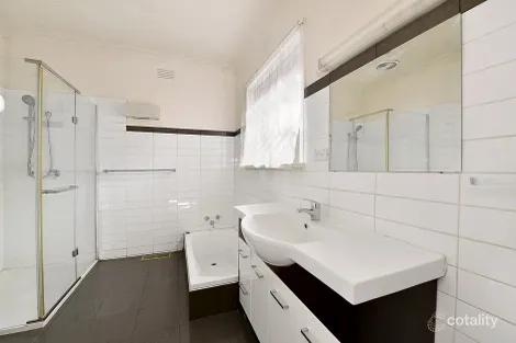 Property photo of 1 Mascoma Street Strathmore VIC 3041