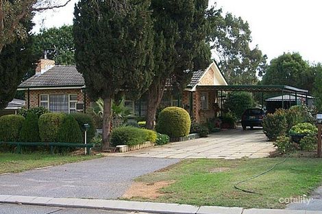 4 Stewartby Cres, Viveash, WA 6056