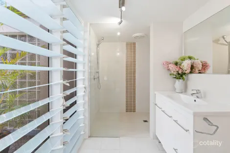 Property photo of 2 Pipers Point Robina QLD 4226