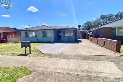 16 Coolatai Cres, Bossley Park, NSW 2176