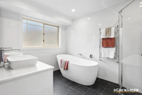 Property photo of 15 Shepherdson Place Isaacs ACT 2607