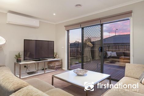 Property photo of 6 Swamp Gum Close Pakenham VIC 3810