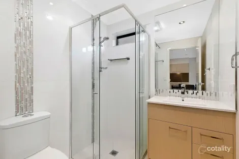 Property photo of 1/255 Wynnum Road Norman Park QLD 4170