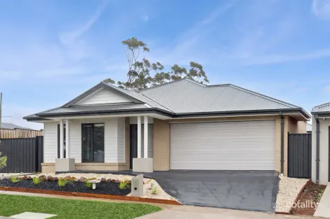 36 Feather Ave, Sunbury, VIC 3429