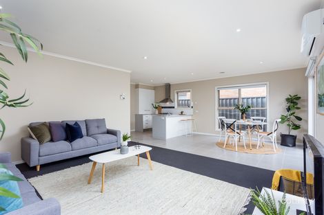 Property photo of 10 Fawkner Road Manor Lakes VIC 3024