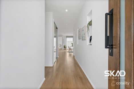 Property photo of 14 Swanmore Road Donnybrook VIC 3064