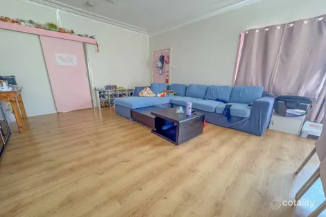 Property photo of 92 William Street Young NSW 2594