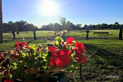 104 VICTORIA RD, DAYTON, WA 6055