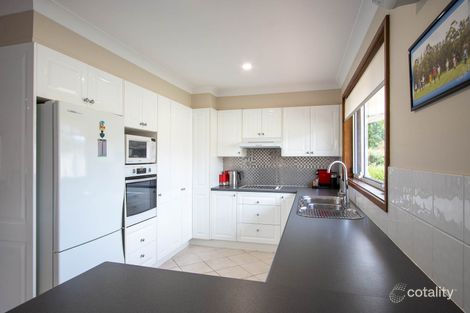 Property photo of 2/5 Marigold Close Bomaderry NSW 2541