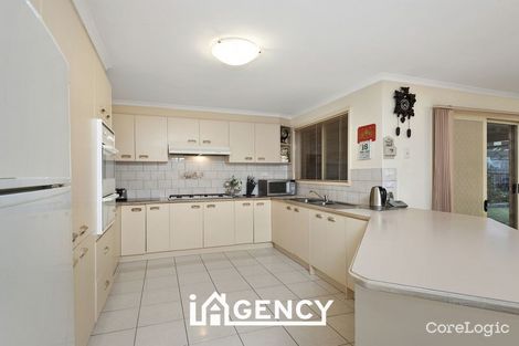 Property photo of 1 Frangipani Close Endeavour Hills VIC 3802