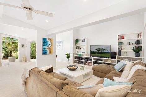 Property photo of 63 Arnott Crescent Warriewood NSW 2102