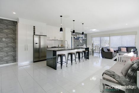 Property photo of 10 Mathew Court Langwarrin VIC 3910