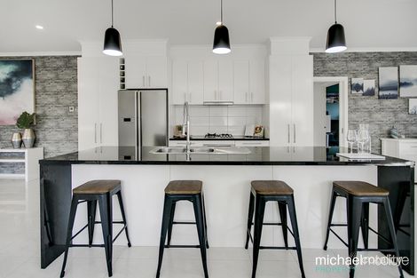 Property photo of 10 Mathew Court Langwarrin VIC 3910