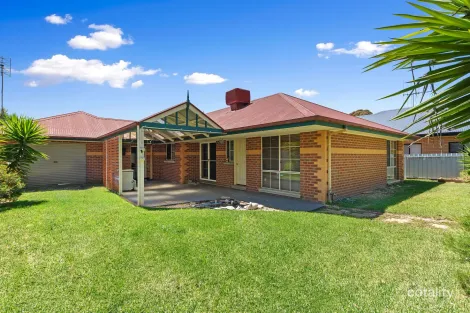Property photo of 5 Peace Street Kangaroo Flat VIC 3555