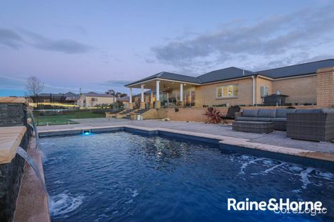 Property photo of 14 Robindale Court Robin Hill NSW 2795