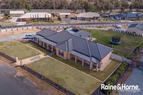 Property photo of 14 Robindale Court Robin Hill NSW 2795