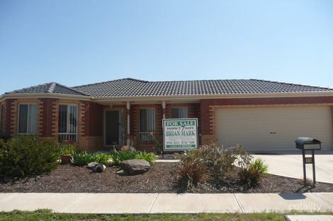 15 Clarence St, Manor Lakes, VIC 3024