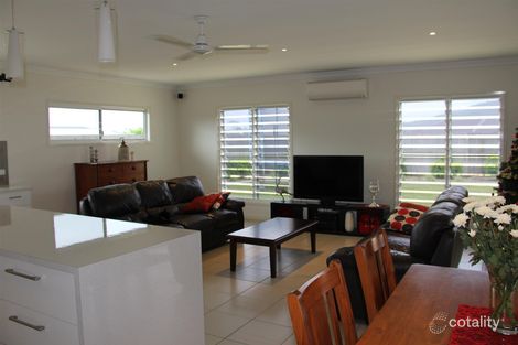 Property photo of 6 Hook Court Sarina QLD 4737