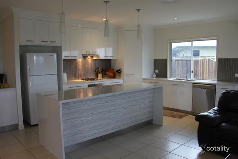 Property photo of 6 Hook Court Sarina QLD 4737