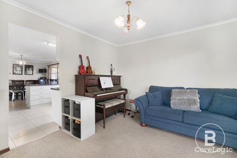 Property photo of 18 Hume Crescent Alfredton VIC 3350