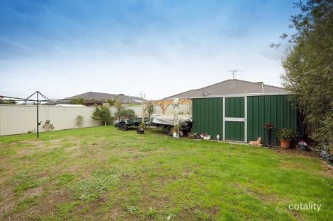 Property photo of 10 Clearwater Drive Pakenham VIC 3810