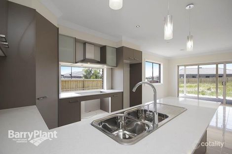 Property photo of 40 Everlasting Boulevard Cranbourne West VIC 3977