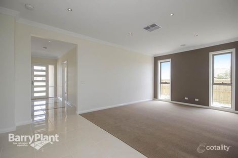 Property photo of 40 Everlasting Boulevard Cranbourne West VIC 3977