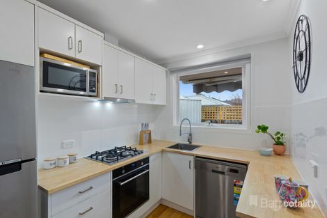 Property photo of 2/4 Grevillea Avenue Boronia VIC 3155