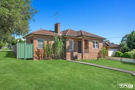 12 Booth St, Westmead, NSW 2145