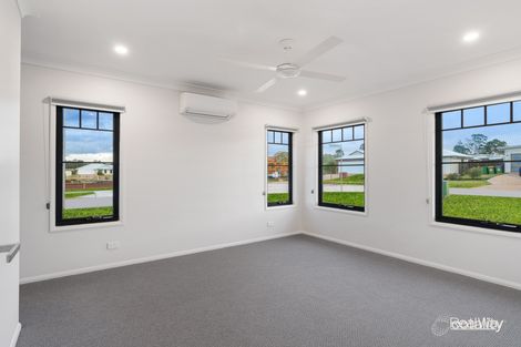 Property photo of 40 Henley Drive Highfields QLD 4352