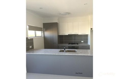 Property photo of 32 Seabreeze Circuit Deception Bay QLD 4508
