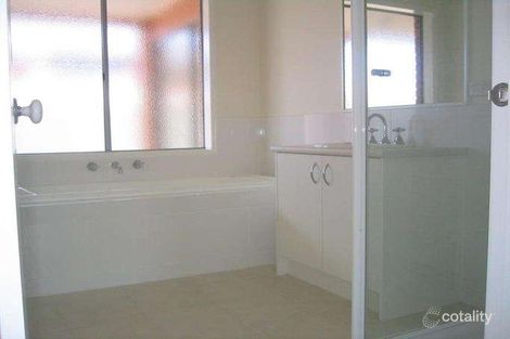 Property photo of 21 Hindmarsh Drive Manor Lakes VIC 3024