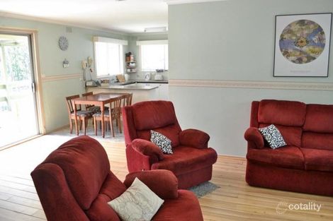 Property photo of 13 River Bend Rise Macs Cove VIC 3723