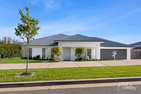 Property photo of 87 Bradman Drive Boorooma NSW 2650