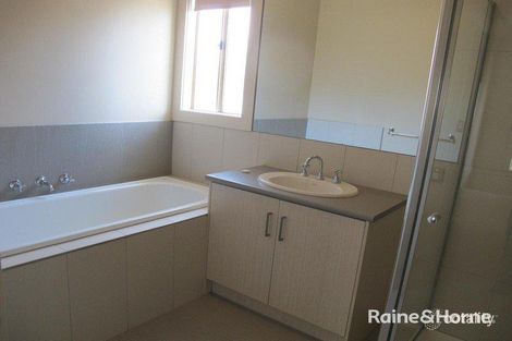 Property photo of 13 Irwin Gardens Caroline Springs VIC 3023
