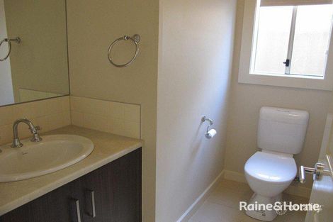 Property photo of 13 Irwin Gardens Caroline Springs VIC 3023