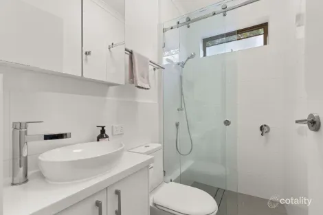 Property photo of 1/16 Wellington Road Red Hill QLD 4059
