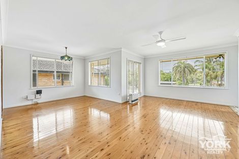 Property photo of 3 Catto Street Centenary Heights QLD 4350