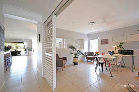 18 Mallawa Dr, Palm Beach, QLD 4221