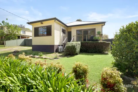 4 PERCY ST, HILL TOP, NSW 2575