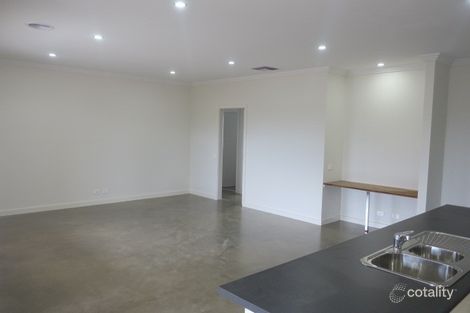 Property photo of 11 Keewong Drive Strathfieldsaye VIC 3551