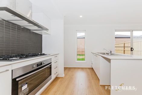 Property photo of 6 Banimboola Walk Tarneit VIC 3029