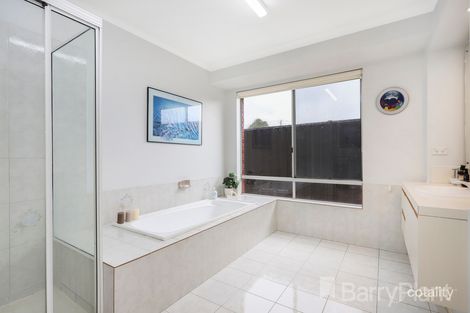 Property photo of 3 Midhurst Court Craigieburn VIC 3064