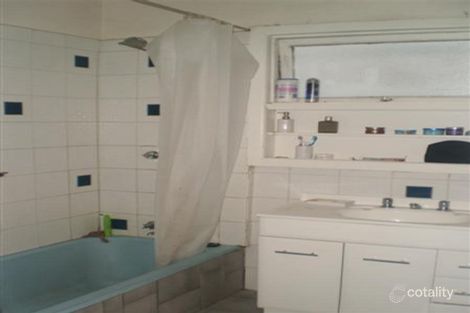 Property photo of 2 Bourke Street Seddon VIC 3011