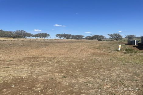 17 Leyden Dr, Oakey, QLD 4401