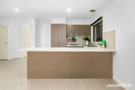 Property photo of 71 Tangemere Way Cranbourne East VIC 3977