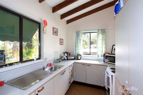 Property photo of 32 Sunset Parade Chain Valley Bay NSW 2259