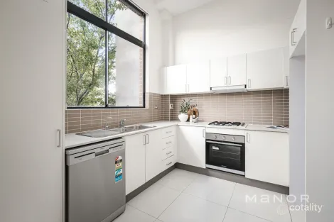 Property photo of 7/2-4 Ferndale Close Constitution Hill NSW 2145