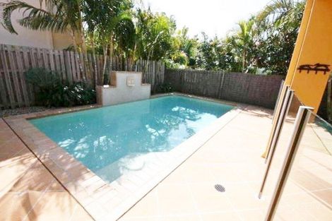 Property photo of 23 Ken Crescent Helensvale QLD 4212